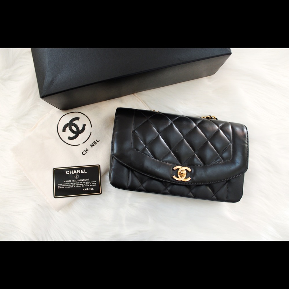 ❌SOLD❌Chanel Diana in black calfskin w/ 24k ghw